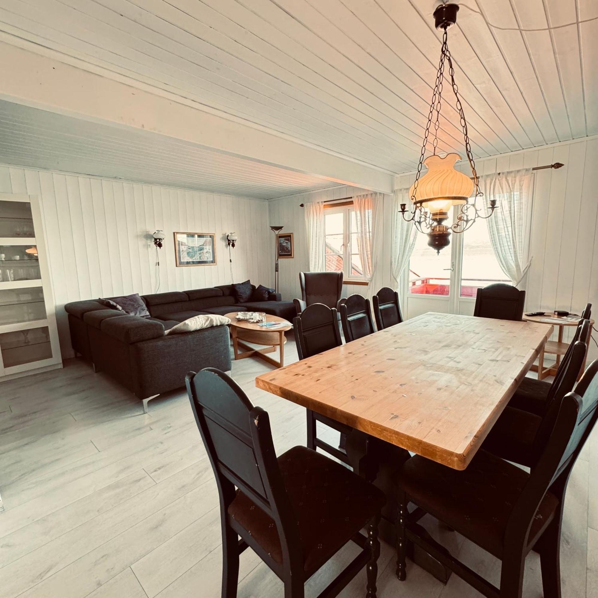 Sjoberg Hotell Og Ferie Leiligheter Østhusvik 외부 사진