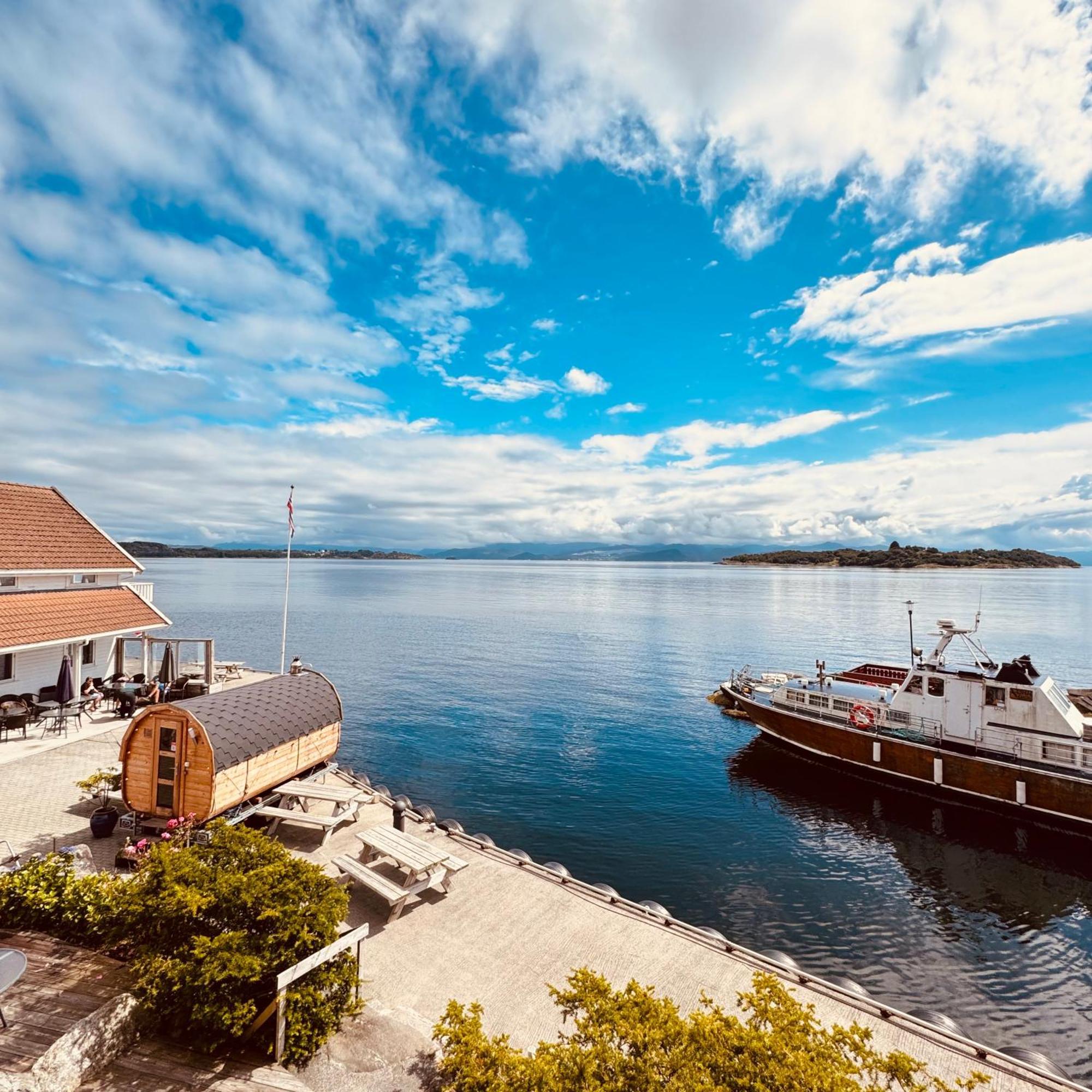 Sjoberg Hotell Og Ferie Leiligheter Østhusvik 외부 사진