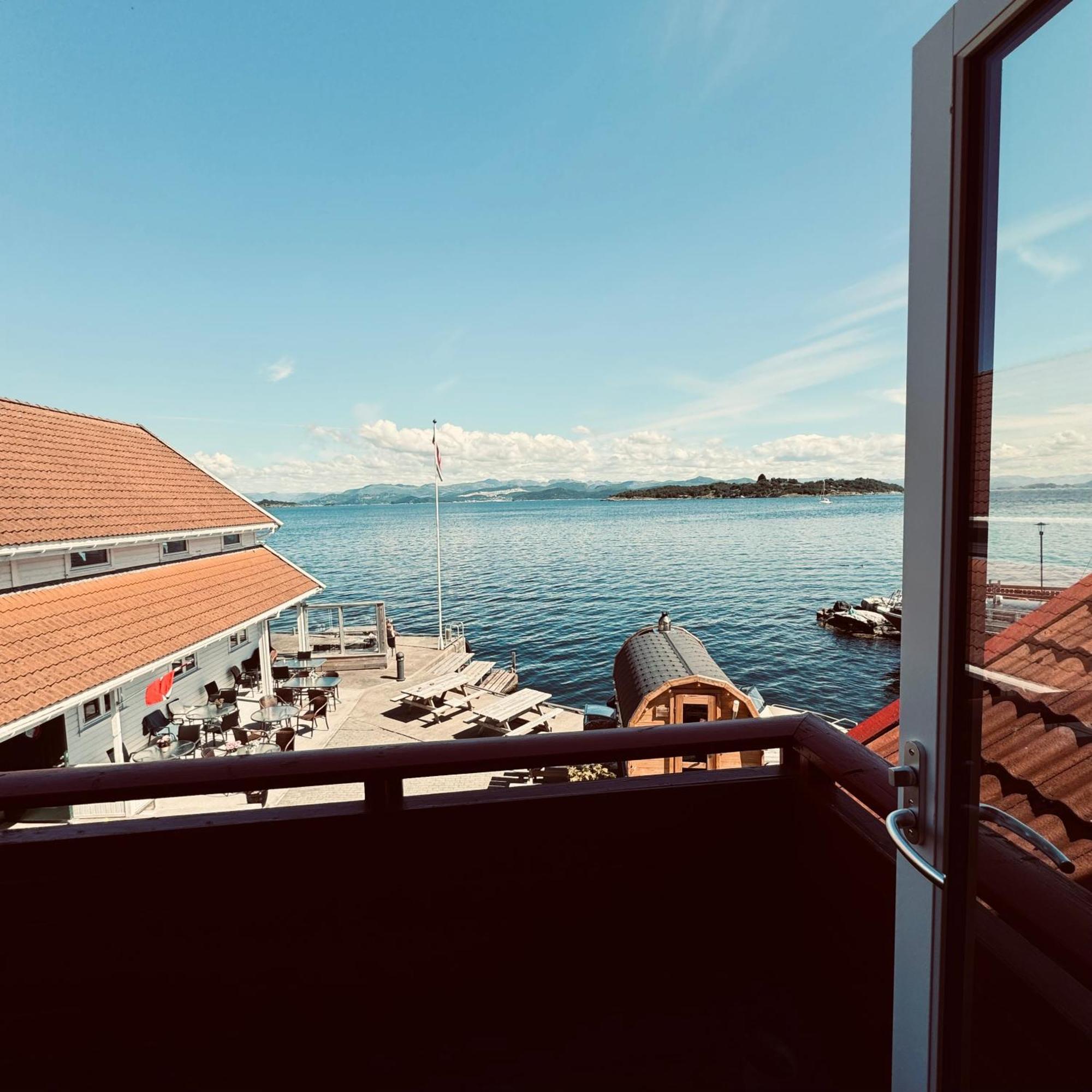 Sjoberg Hotell Og Ferie Leiligheter Østhusvik 외부 사진