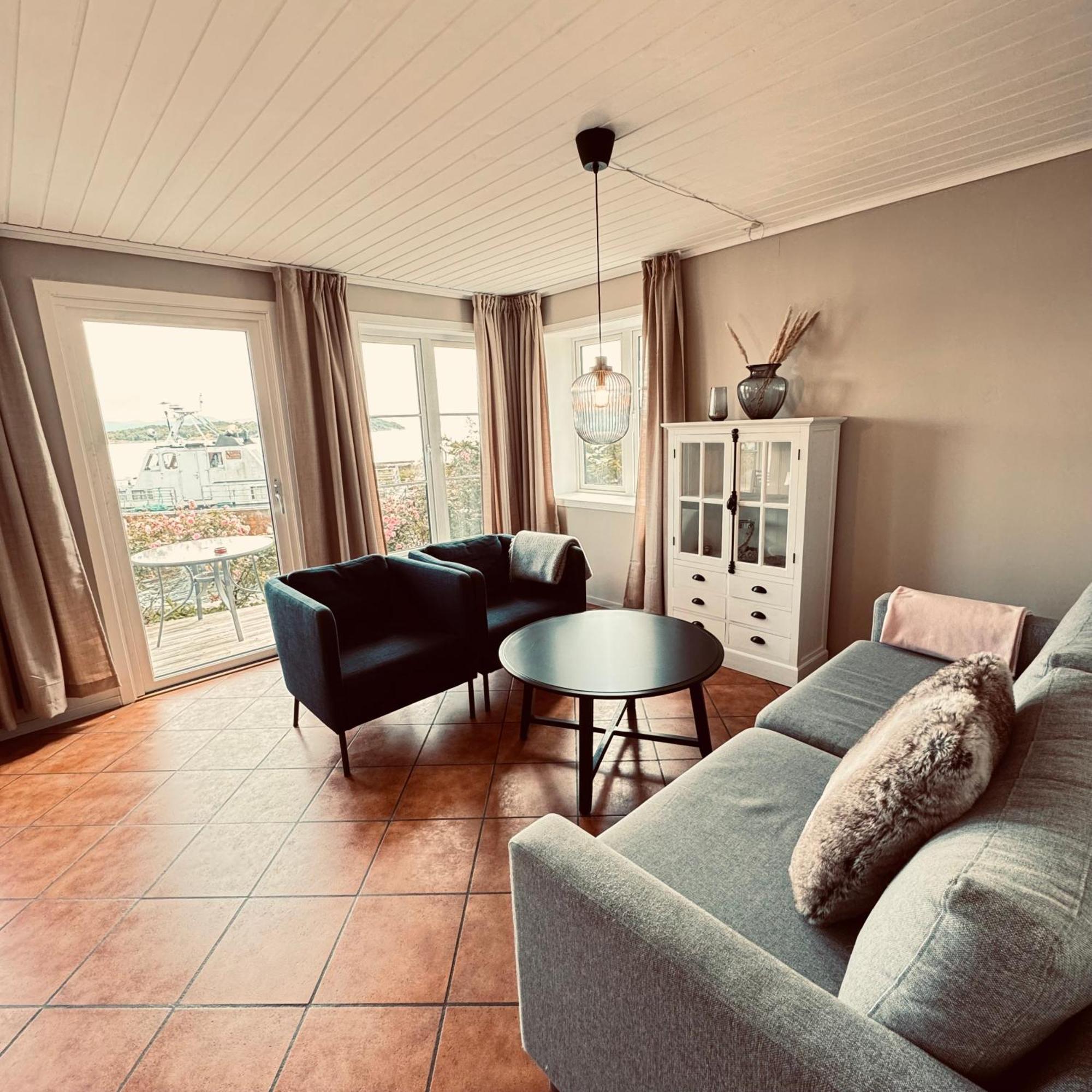 Sjoberg Hotell Og Ferie Leiligheter Østhusvik 외부 사진
