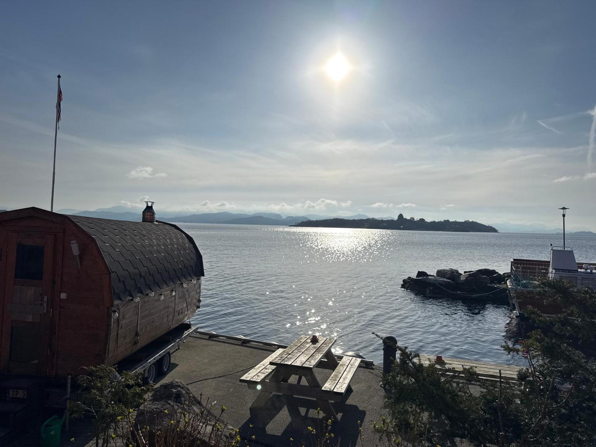 Sjoberg Hotell Og Ferie Leiligheter Østhusvik 외부 사진