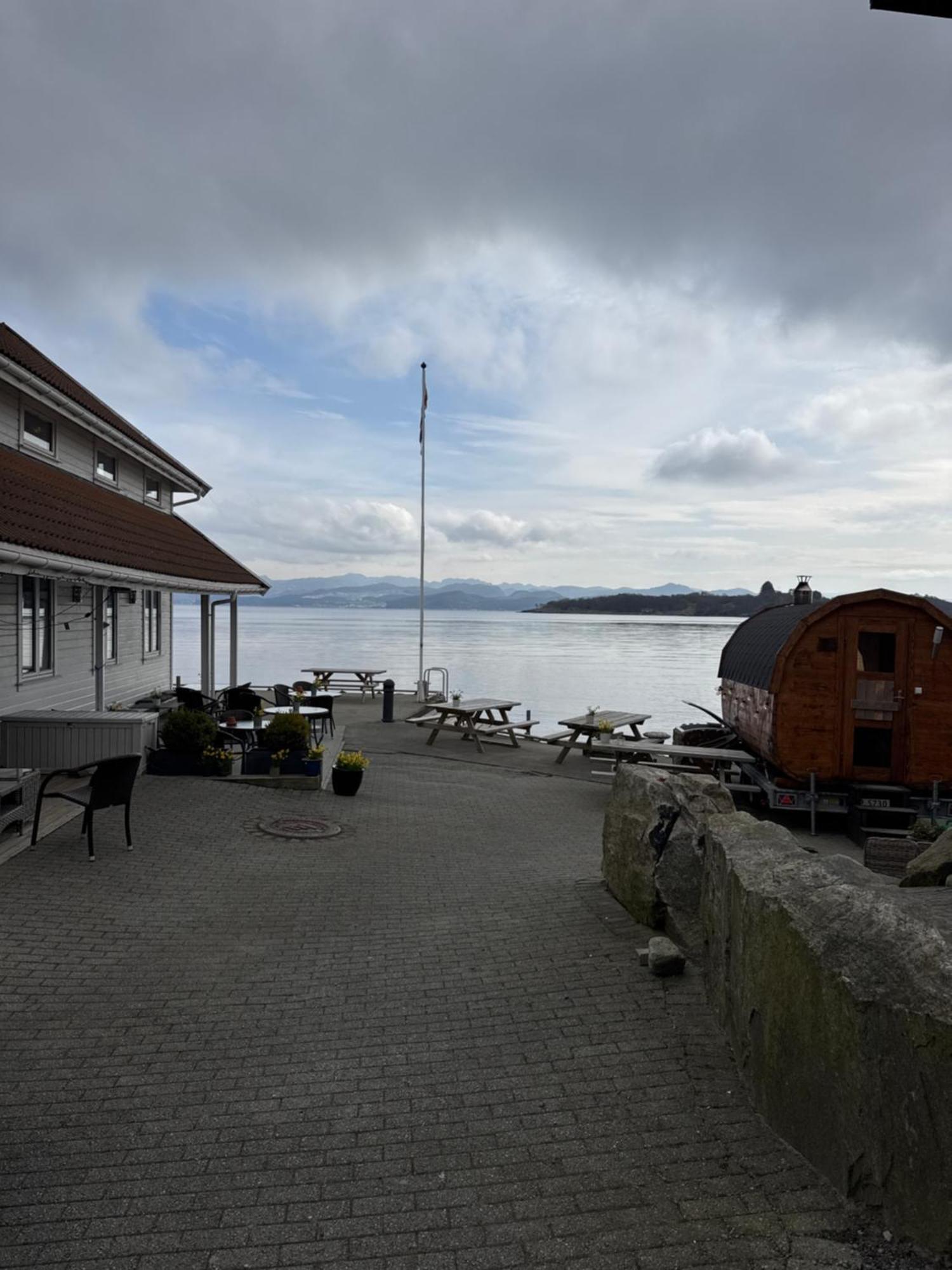 Sjoberg Hotell Og Ferie Leiligheter Østhusvik 외부 사진